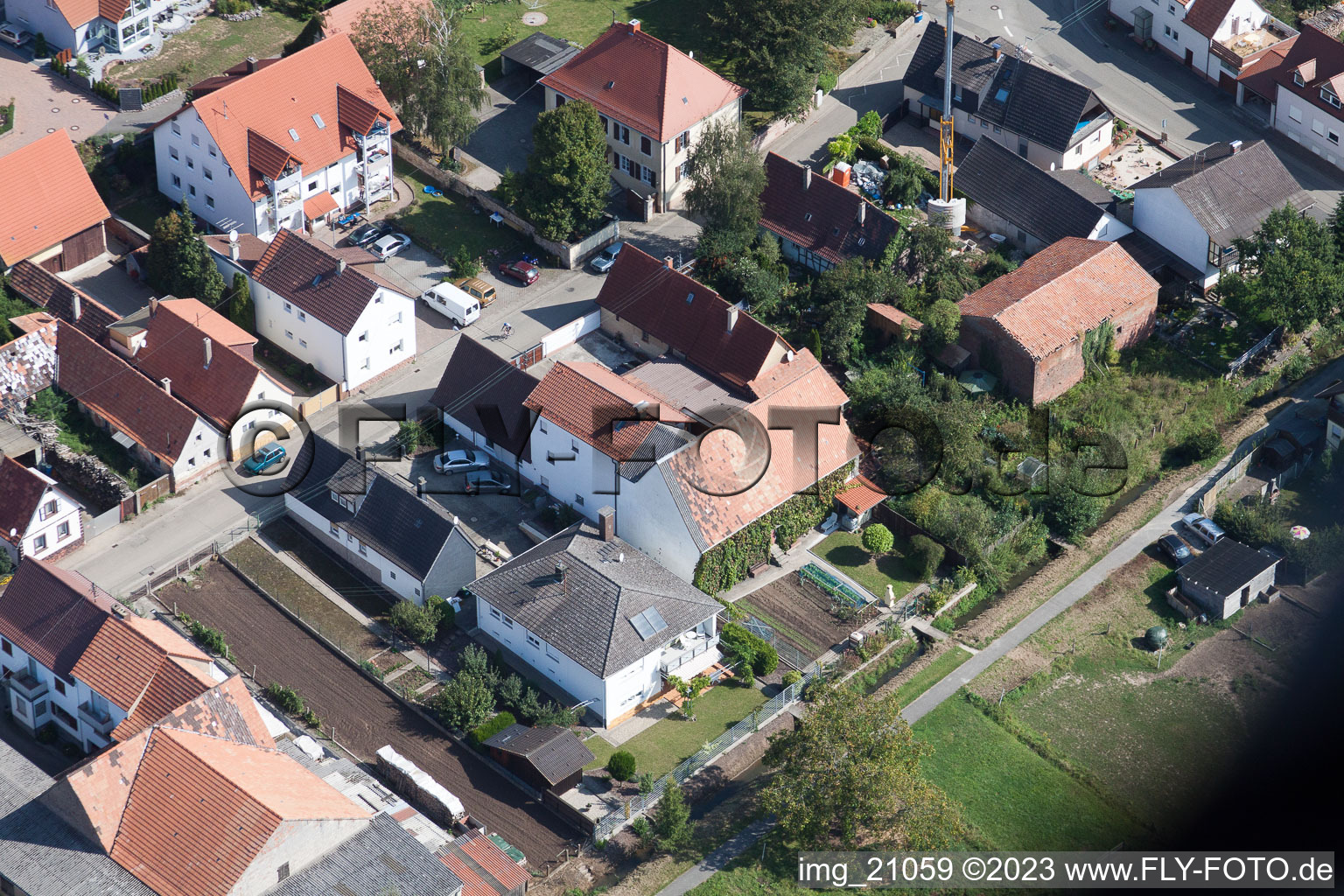 Au four à Freckenfeld dans le département Rhénanie-Palatinat, Allemagne vu d'un drone