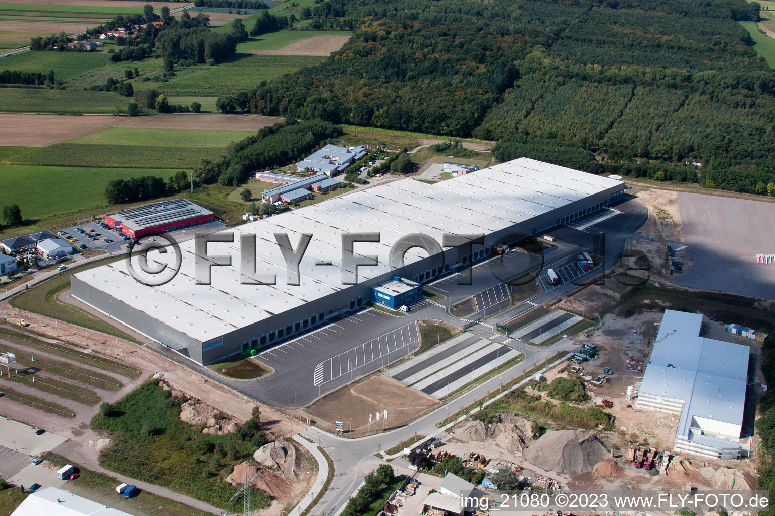 Centre logistique de coïncidence à le quartier Minderslachen in Kandel dans le département Rhénanie-Palatinat, Allemagne vu d'un drone