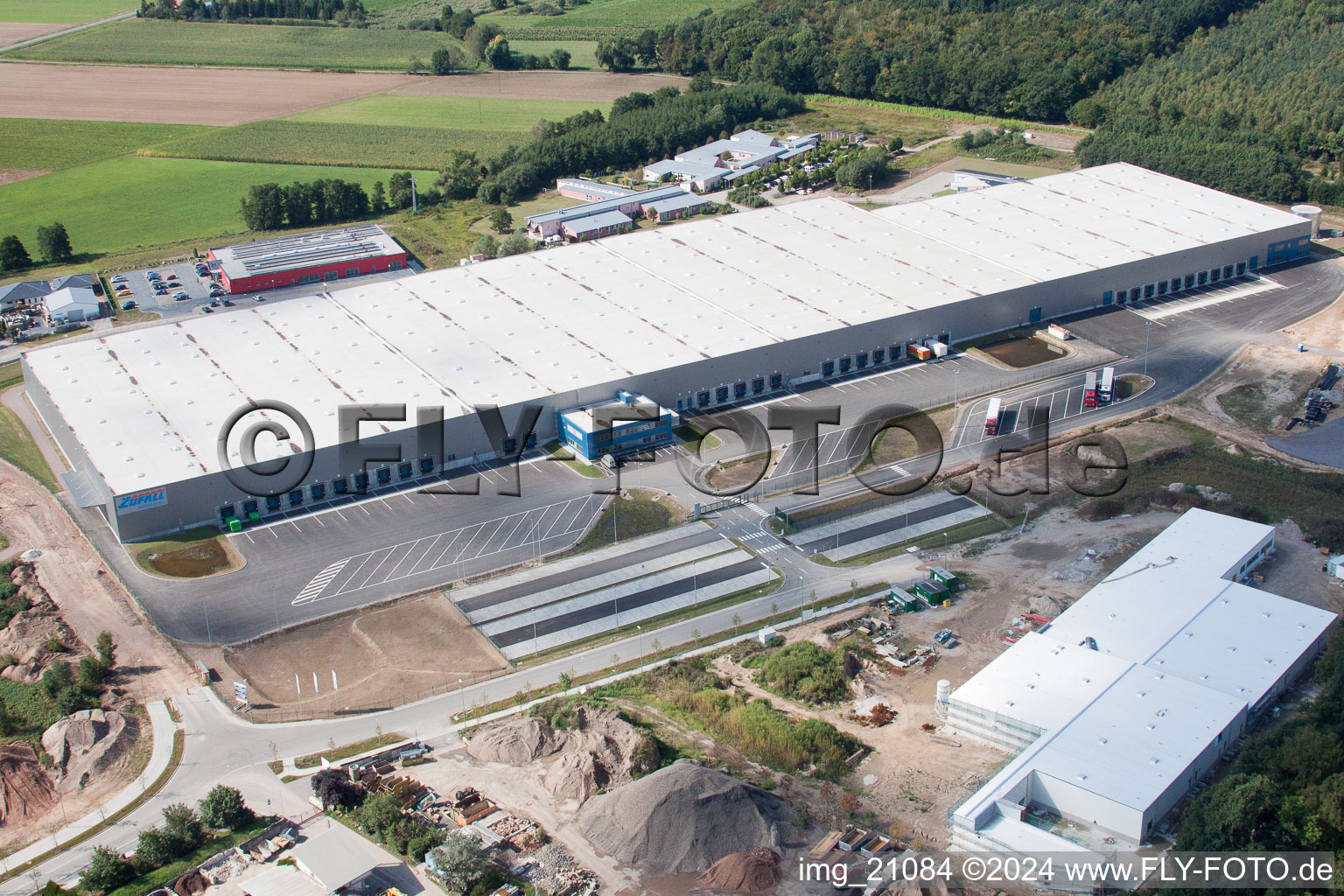 Vue aérienne de Complexe immobilier et terrain du centre logistique Random dans la zone industrielle de Horst à le quartier Minderslachen in Kandel dans le département Rhénanie-Palatinat, Allemagne