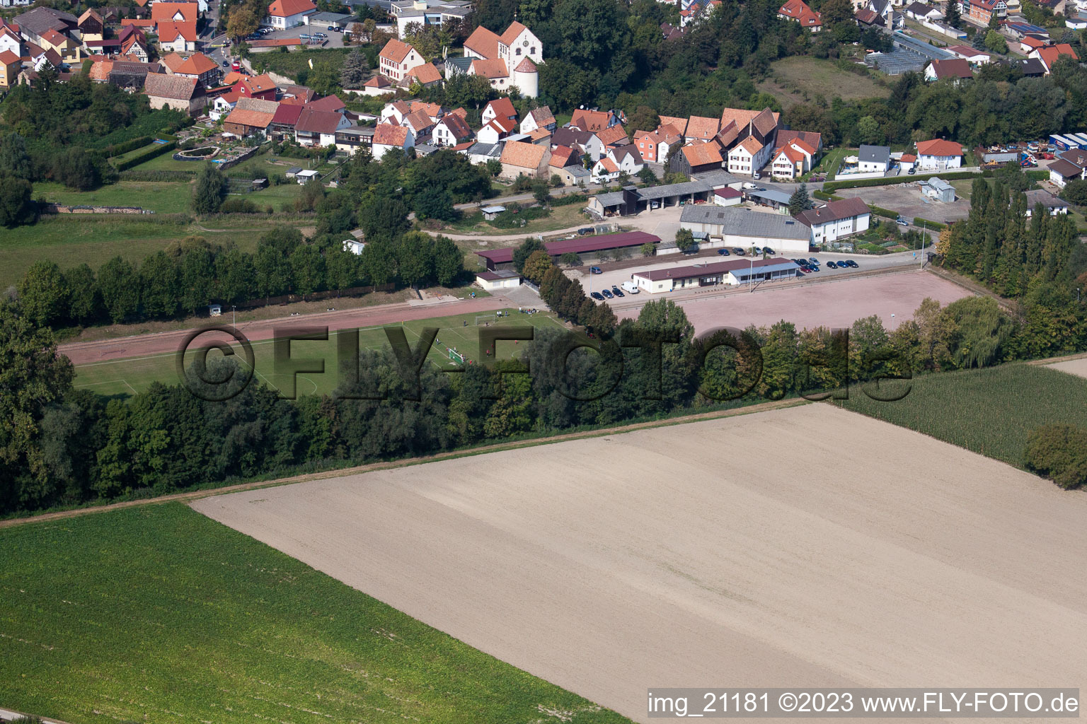 Hördt dans le département Rhénanie-Palatinat, Allemagne vu d'un drone