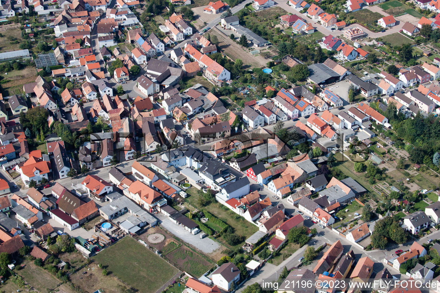 Hördt dans le département Rhénanie-Palatinat, Allemagne du point de vue du drone