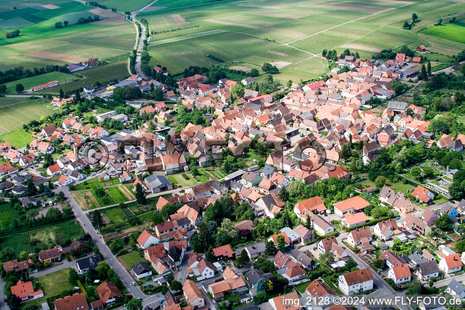 Champs agricoles et surfaces utilisables à Impflingen dans le département Rhénanie-Palatinat, Allemagne d'en haut