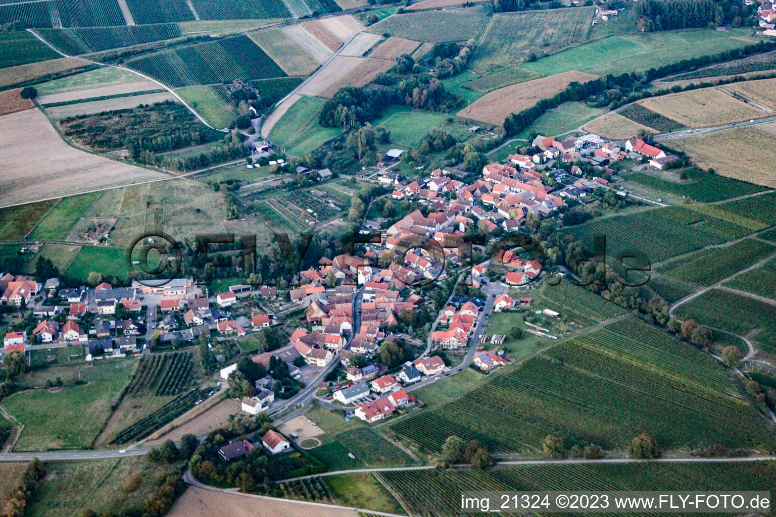 Vue aérienne de Oberhausen dans le département Rhénanie-Palatinat, Allemagne
