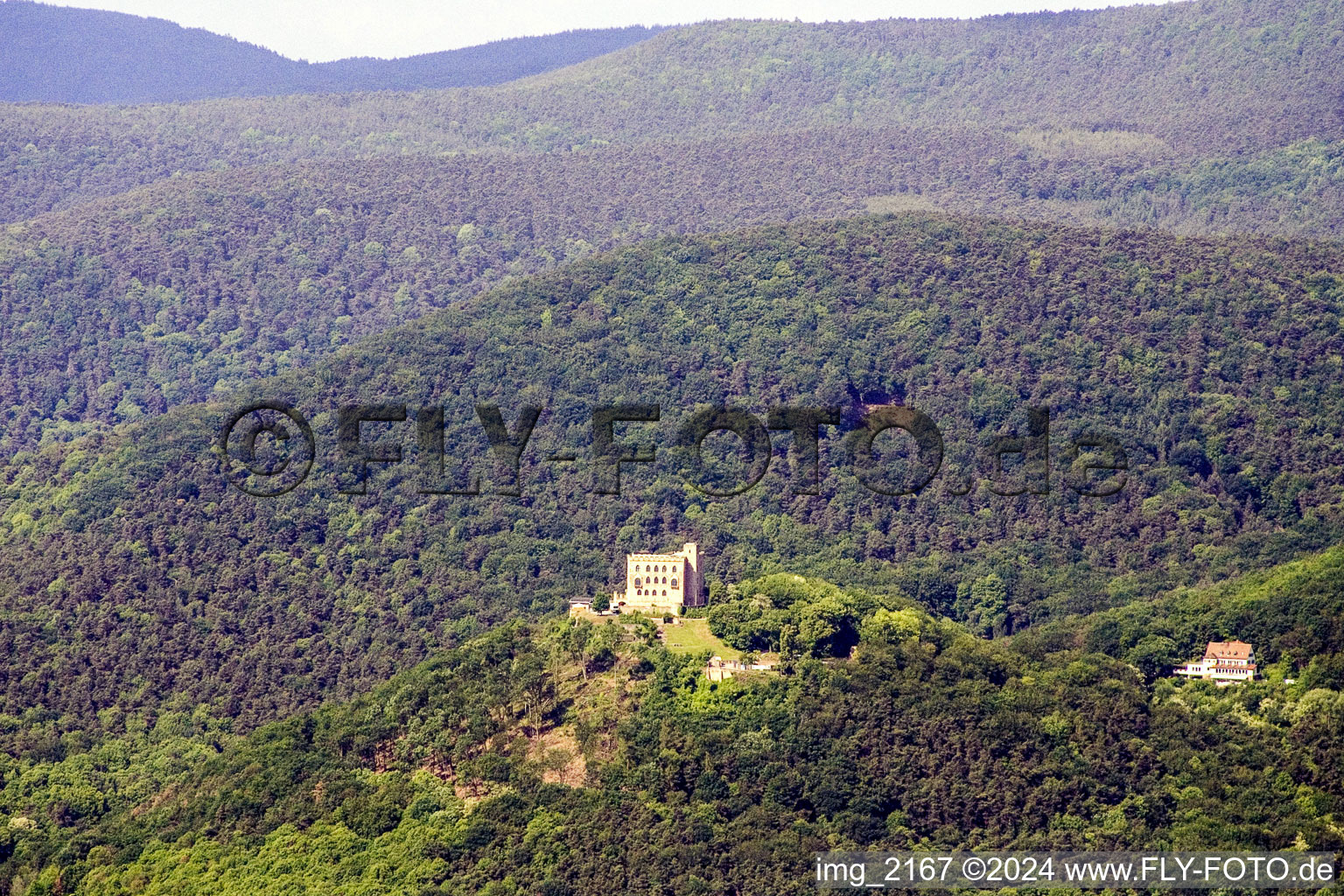 Vue aérienne de Château de Hambach à le quartier Hambach an der Weinstraße in Neustadt an der Weinstraße dans le département Rhénanie-Palatinat, Allemagne