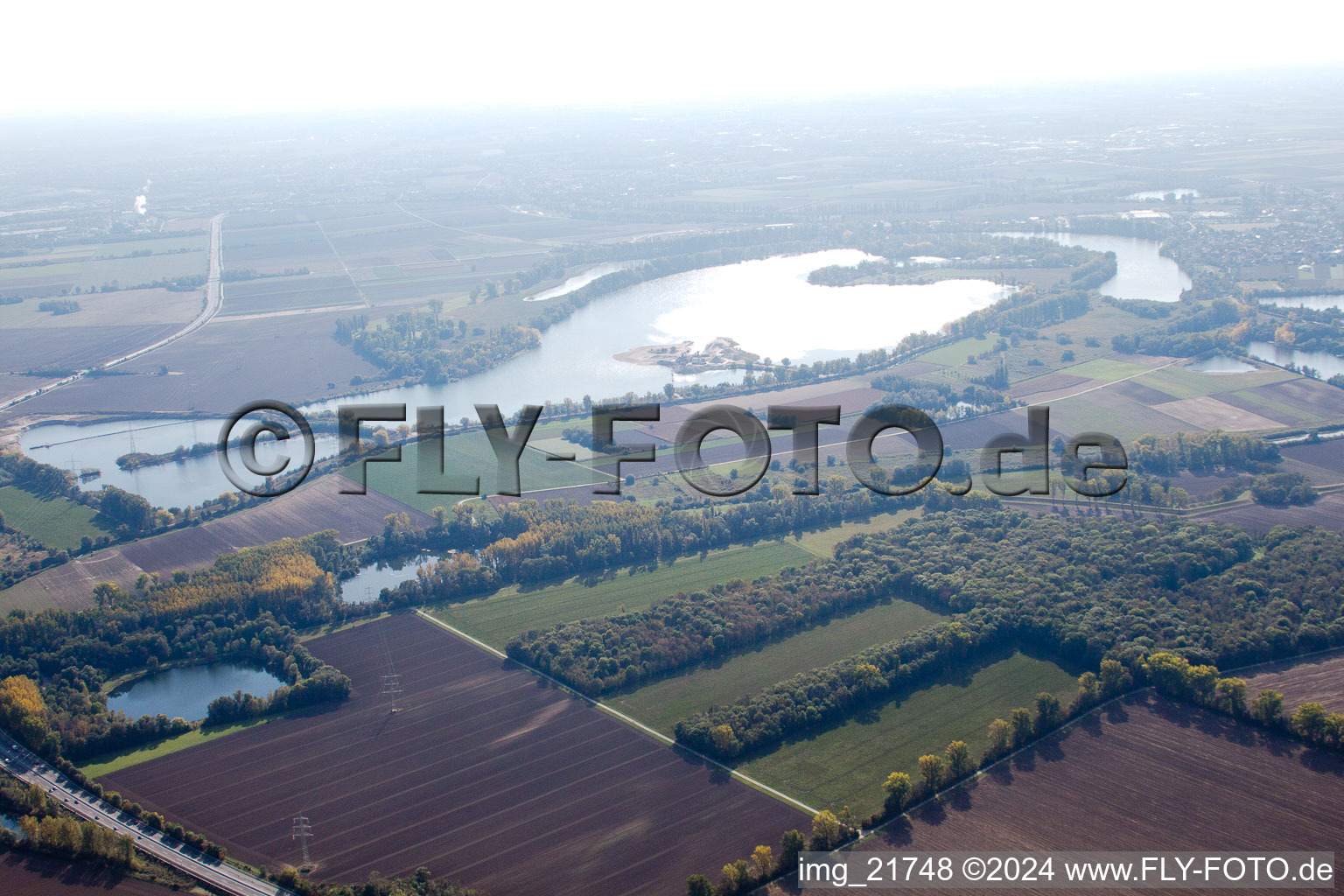 Vue aérienne de Silbersee dans le quartier de Petersau à le quartier Roxheim in Bobenheim-Roxheim dans le département Rhénanie-Palatinat, Allemagne