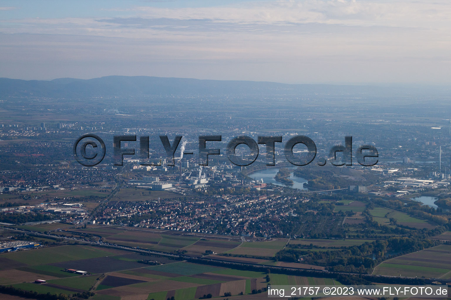 Vue aérienne de Du nord à le quartier Sandhofen in Mannheim dans le département Bade-Wurtemberg, Allemagne