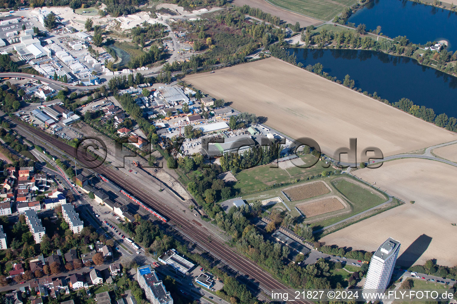 Photographie aérienne de Finger Baustoffwerk GmbH à le quartier Oggersheim in Ludwigshafen am Rhein dans le département Rhénanie-Palatinat, Allemagne