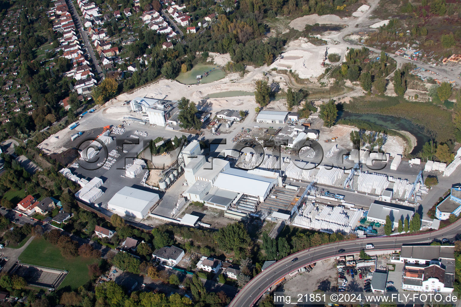 Photographie aérienne de Briqueteries silico-calcaires à le quartier Oggersheim in Ludwigshafen am Rhein dans le département Rhénanie-Palatinat, Allemagne