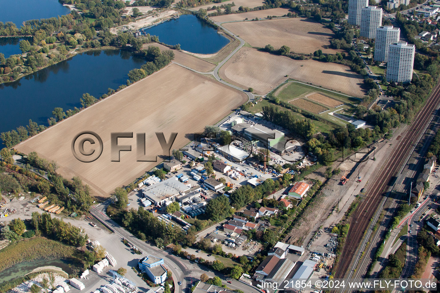 Vue aérienne de Oggersheim, zone commerciale à le quartier Oppau in Ludwigshafen am Rhein dans le département Rhénanie-Palatinat, Allemagne