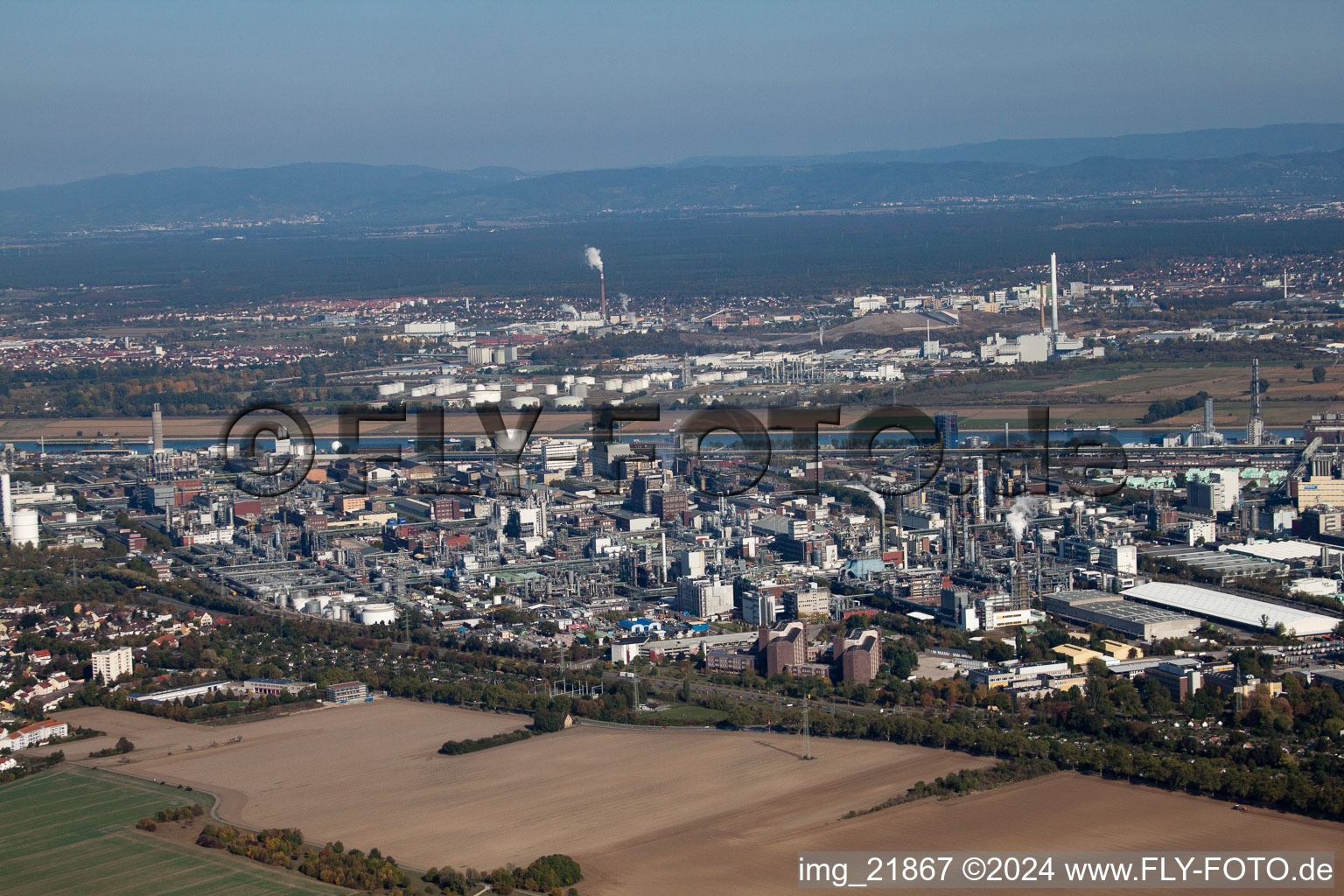 Nord à le quartier BASF in Ludwigshafen am Rhein dans le département Rhénanie-Palatinat, Allemagne depuis l'avion