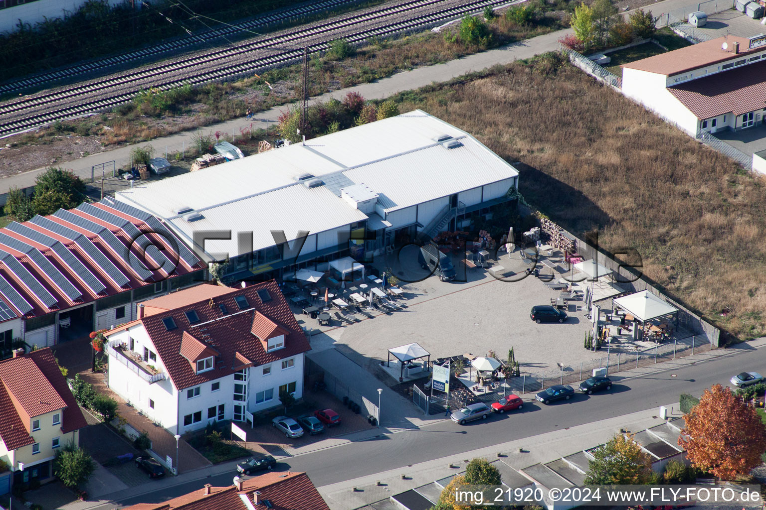 Vue aérienne de Mobilier créatif Walz Maison et Jardin à le quartier Bobenheim in Bobenheim-Roxheim dans le département Rhénanie-Palatinat, Allemagne