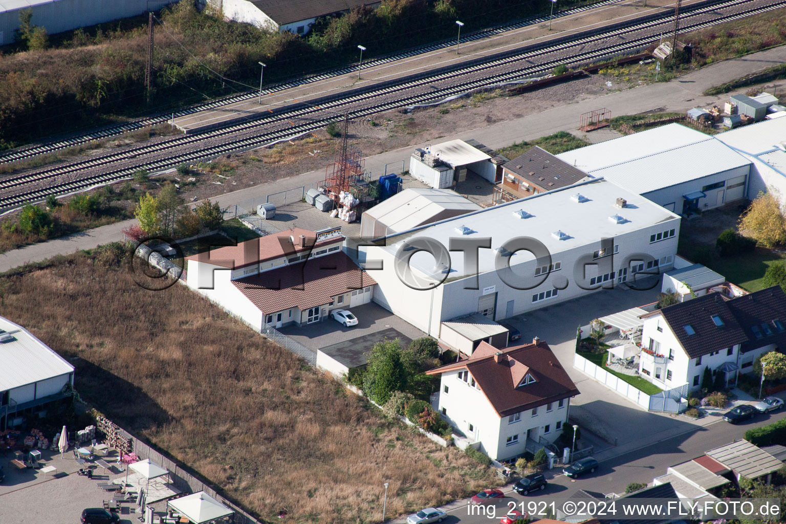 Vue aérienne de Systèmes d'isolation Stark GmbH à le quartier Bobenheim in Bobenheim-Roxheim dans le département Rhénanie-Palatinat, Allemagne