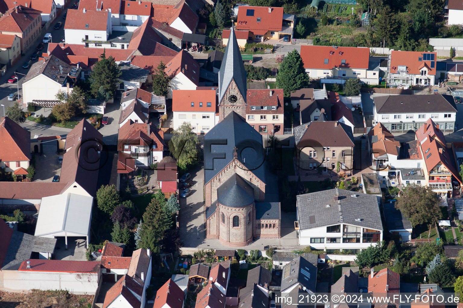 Vue aérienne de Vue des rues et des maisons des quartiers résidentiels à le quartier Bobenheim in Bobenheim-Roxheim dans le département Rhénanie-Palatinat, Allemagne