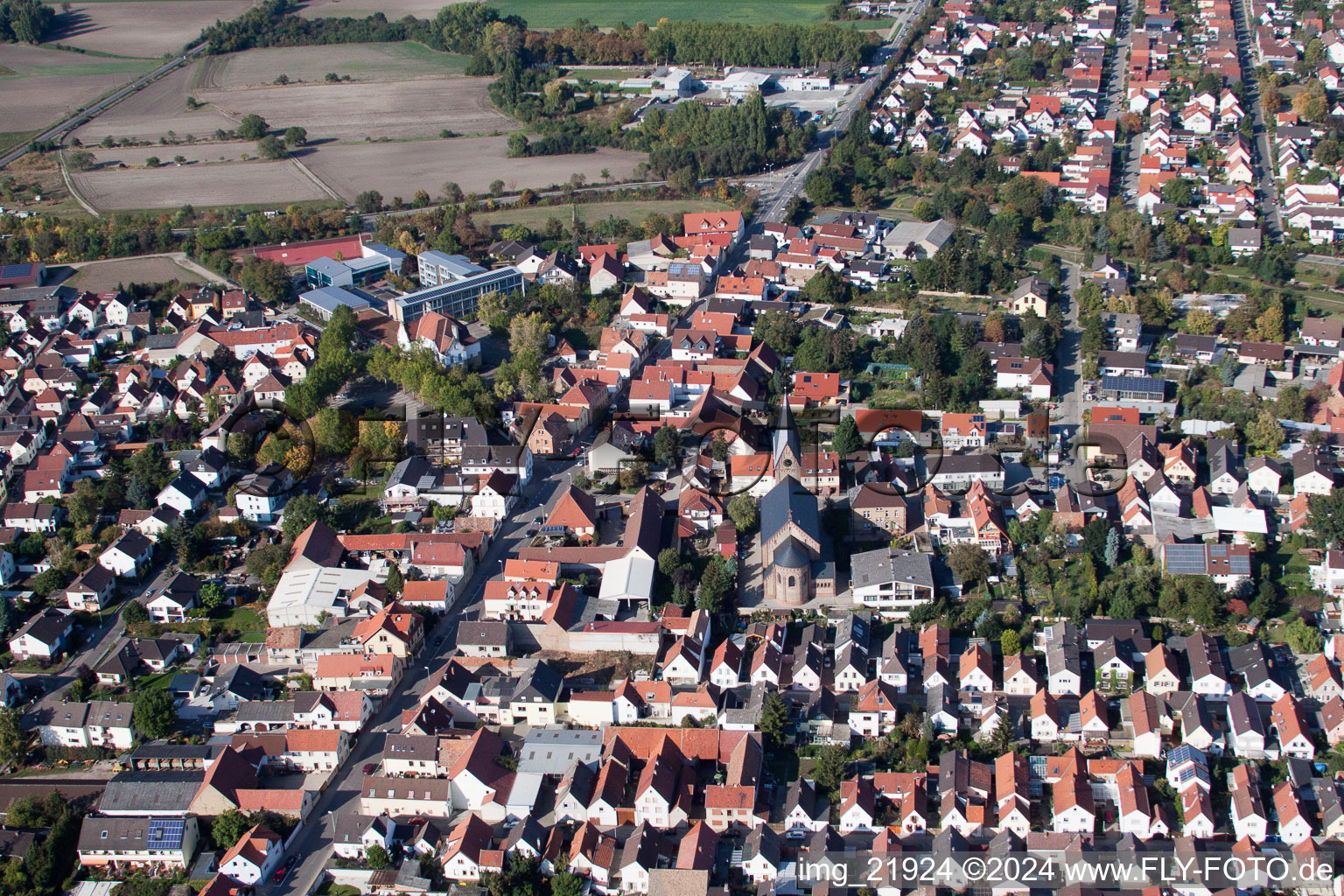 Photographie aérienne de Vue des rues et des maisons des quartiers résidentiels à le quartier Bobenheim in Bobenheim-Roxheim dans le département Rhénanie-Palatinat, Allemagne