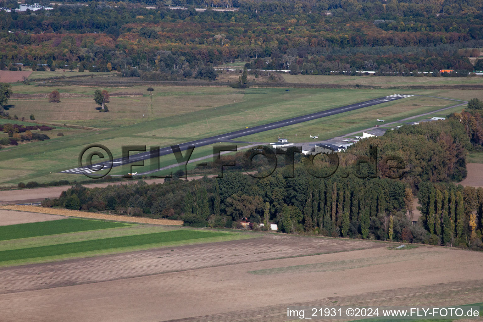 Vue aérienne de Aérodrome à Worms dans le département Rhénanie-Palatinat, Allemagne