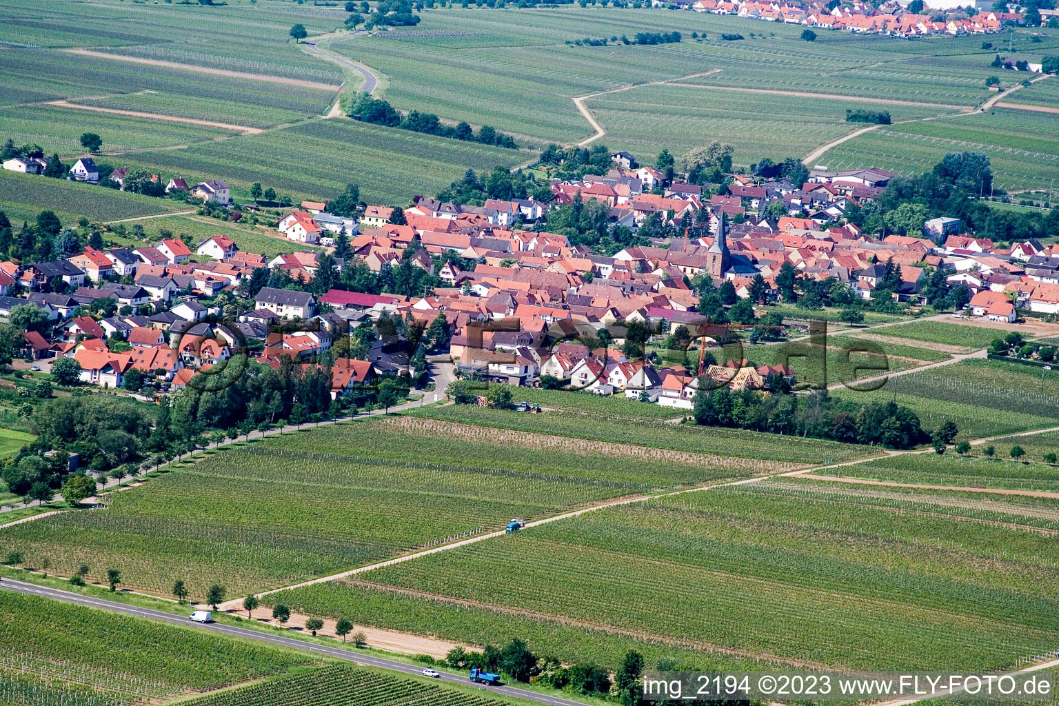 Roschbach dans le département Rhénanie-Palatinat, Allemagne vu d'un drone