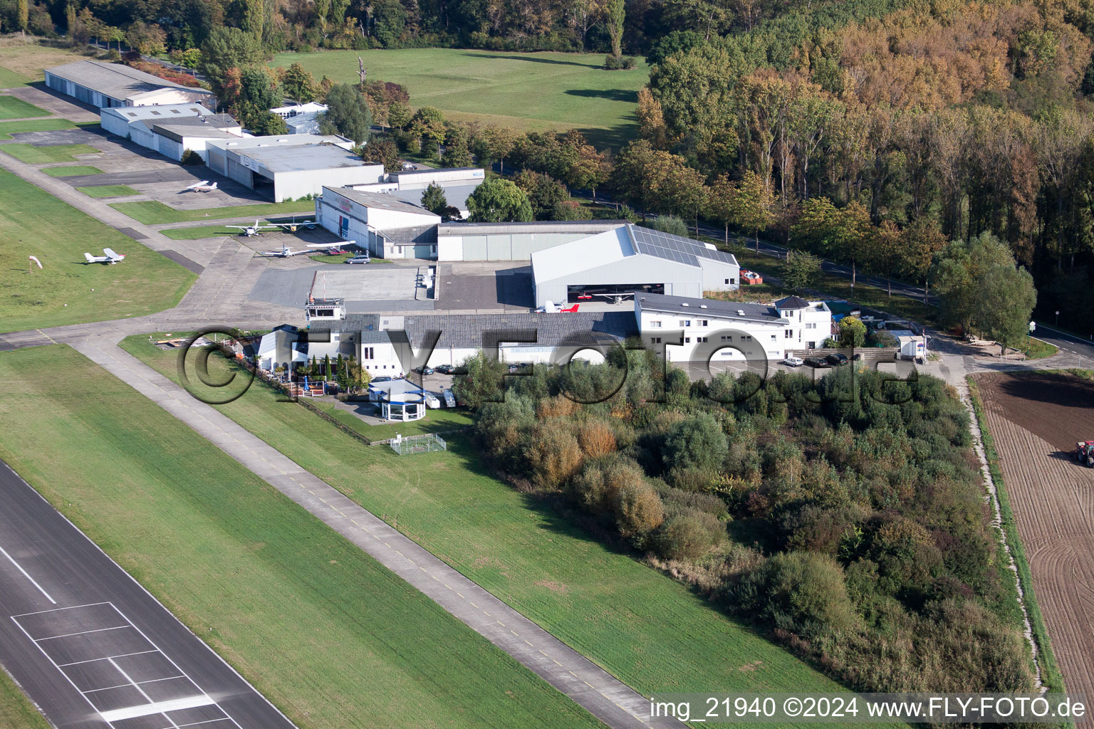 Vue aérienne de Aéroservice Worms à Worms dans le département Rhénanie-Palatinat, Allemagne