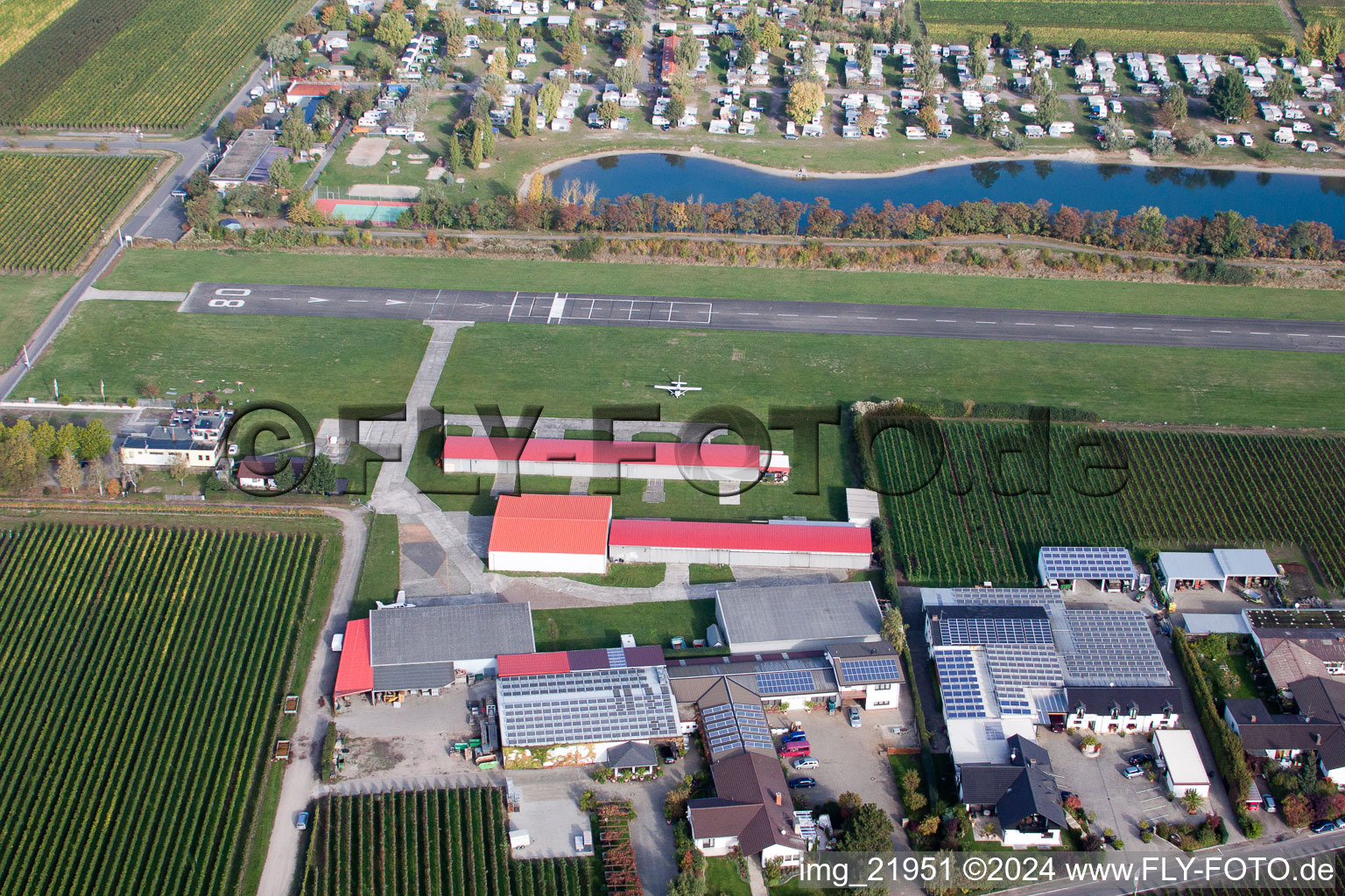 Vue aérienne de Aérodrome à Bad Dürkheim dans le département Rhénanie-Palatinat, Allemagne