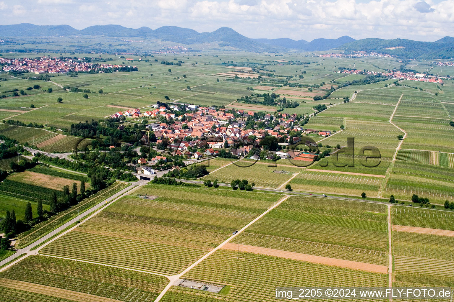 Vue aérienne de Vue sur le village à Roschbach dans le département Rhénanie-Palatinat, Allemagne