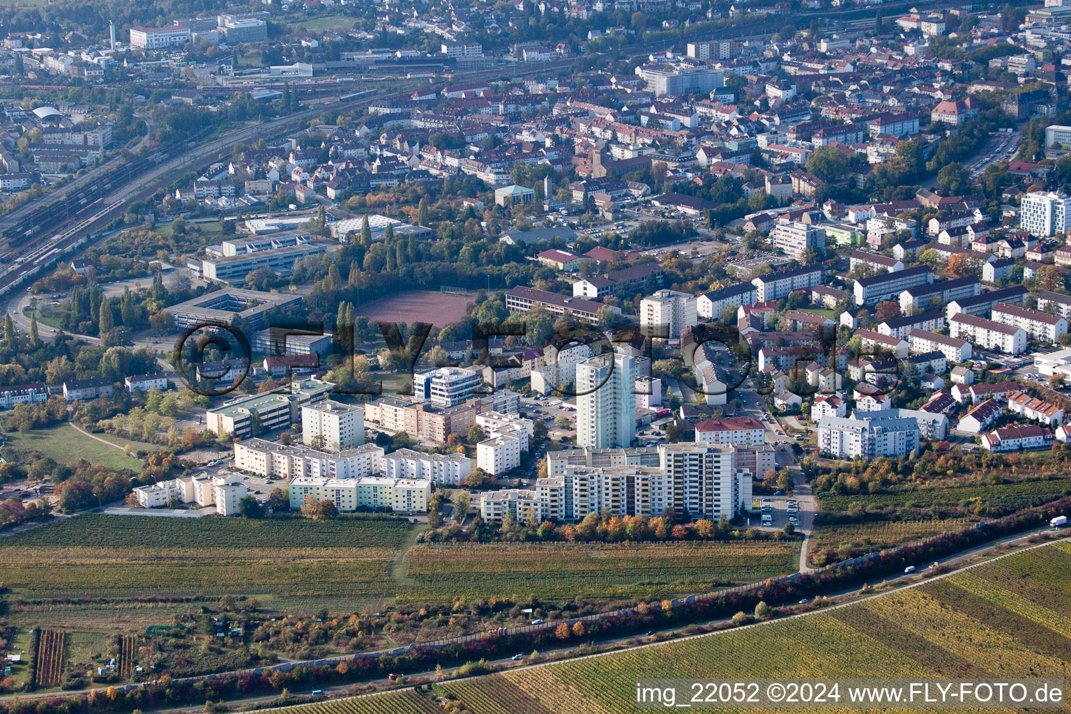 Vue aérienne de Du nord à Neustadt an der Weinstraße dans le département Rhénanie-Palatinat, Allemagne