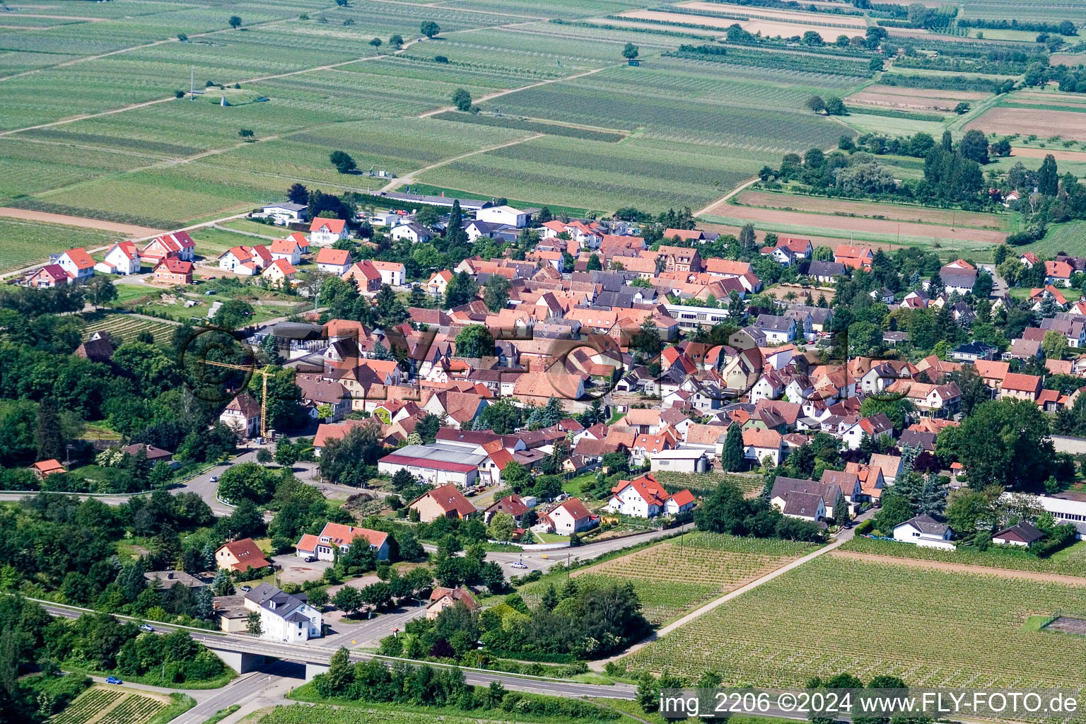 Vue aérienne de Vue sur le village à Walsheim dans le département Rhénanie-Palatinat, Allemagne