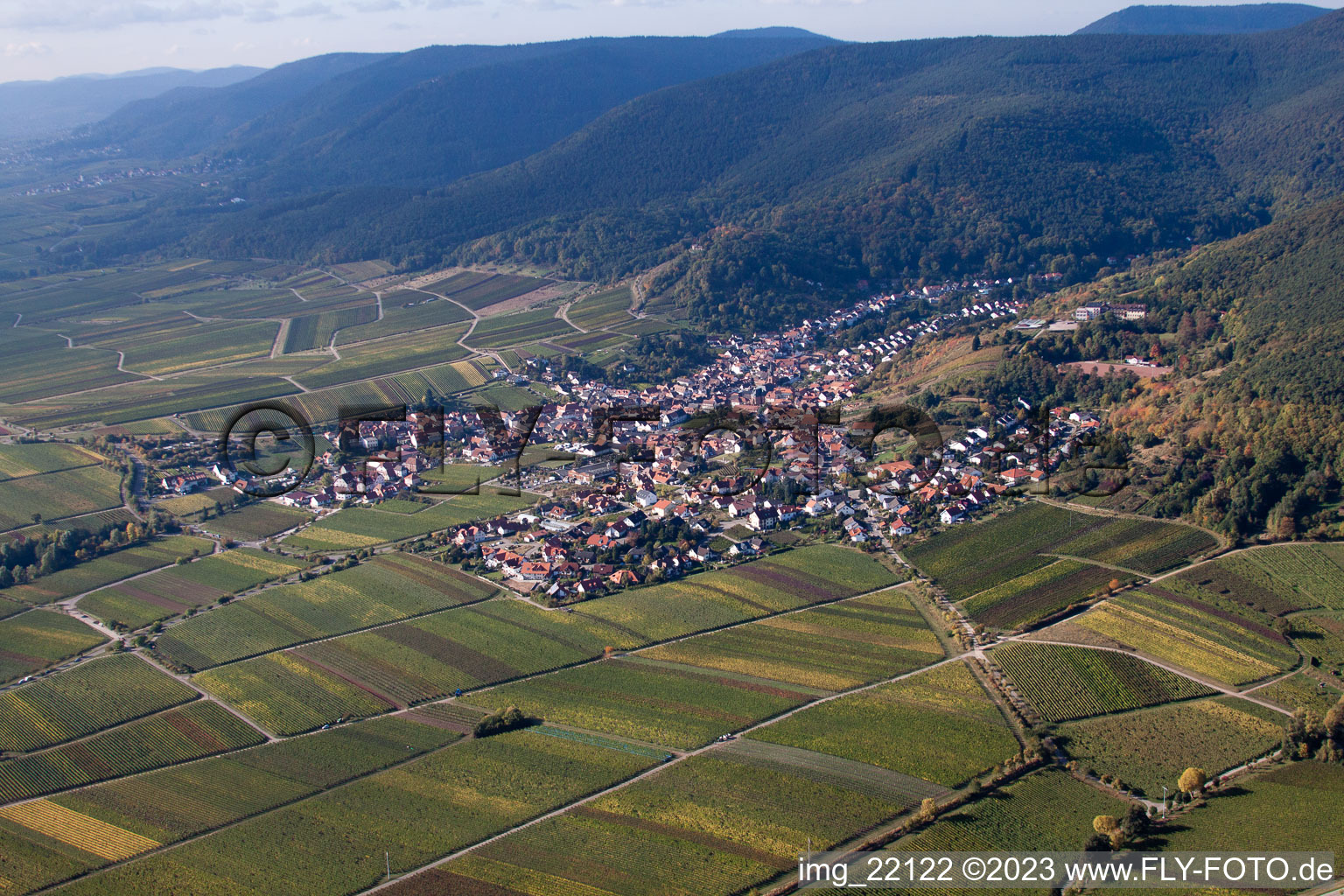 Maikammer dans le département Rhénanie-Palatinat, Allemagne vue d'en haut