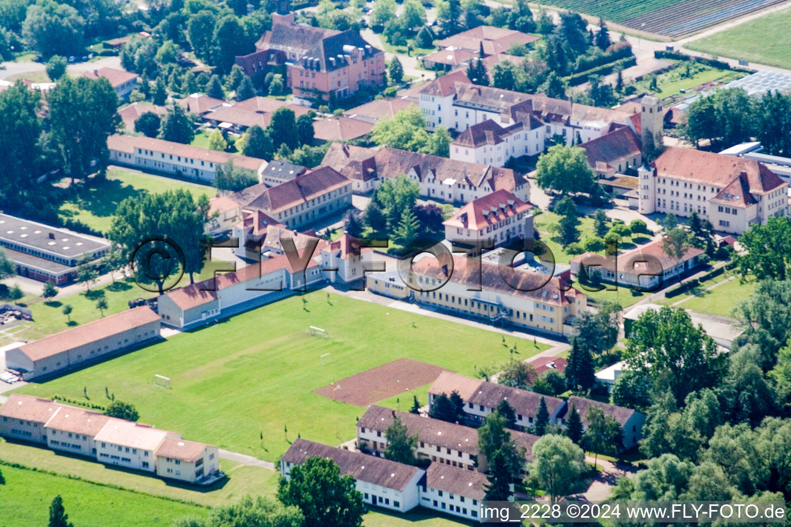 Vue aérienne de Abbaye Saint-Paul à Landau in der Pfalz dans le département Rhénanie-Palatinat, Allemagne