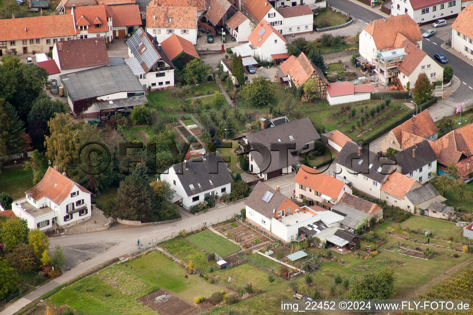 Enregistrement par drone de Quartier Rechtenbach in Schweigen-Rechtenbach dans le département Rhénanie-Palatinat, Allemagne