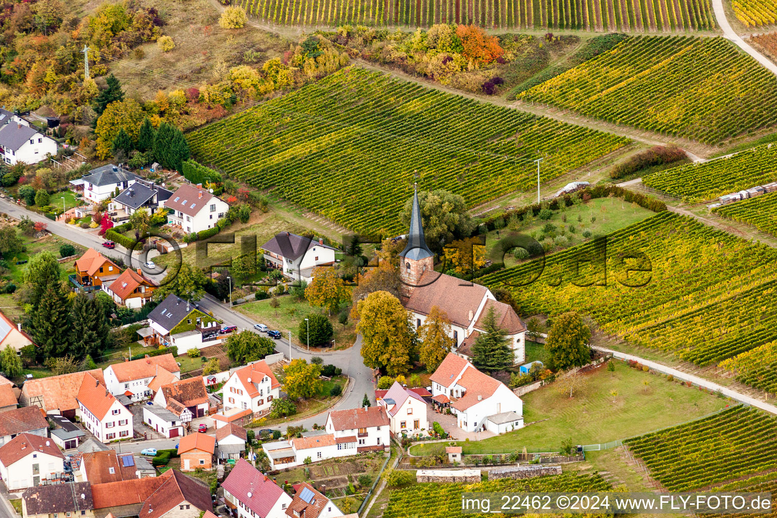 Vue aérienne de Quartier Rechtenbach in Schweigen-Rechtenbach dans le département Rhénanie-Palatinat, Allemagne