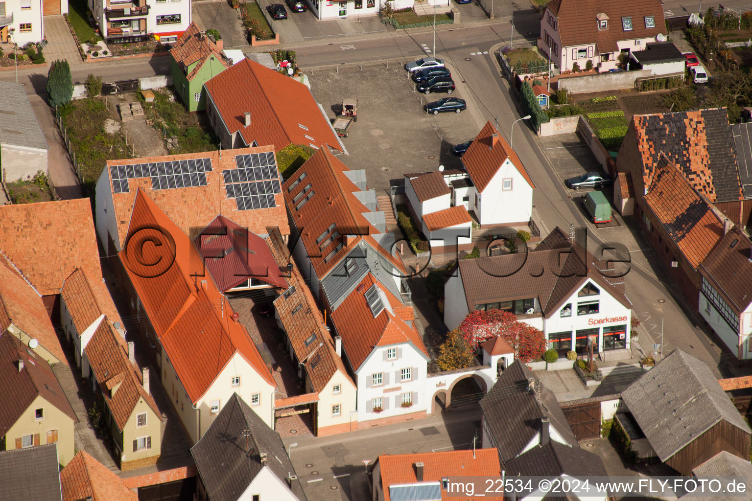 Vue aérienne de Bâtiment administratif bancaire de la société de services financiers Sparkasse Germersheim-Kandel à Freckenfeld dans le département Rhénanie-Palatinat, Allemagne