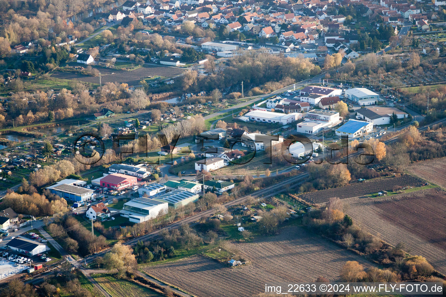 Vue aérienne de Zone commerciale N à Wörth am Rhein dans le département Rhénanie-Palatinat, Allemagne