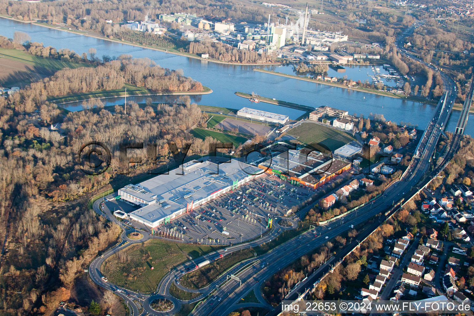 Vue aérienne de Centre Luitpold à le quartier Maximiliansau in Wörth am Rhein dans le département Rhénanie-Palatinat, Allemagne