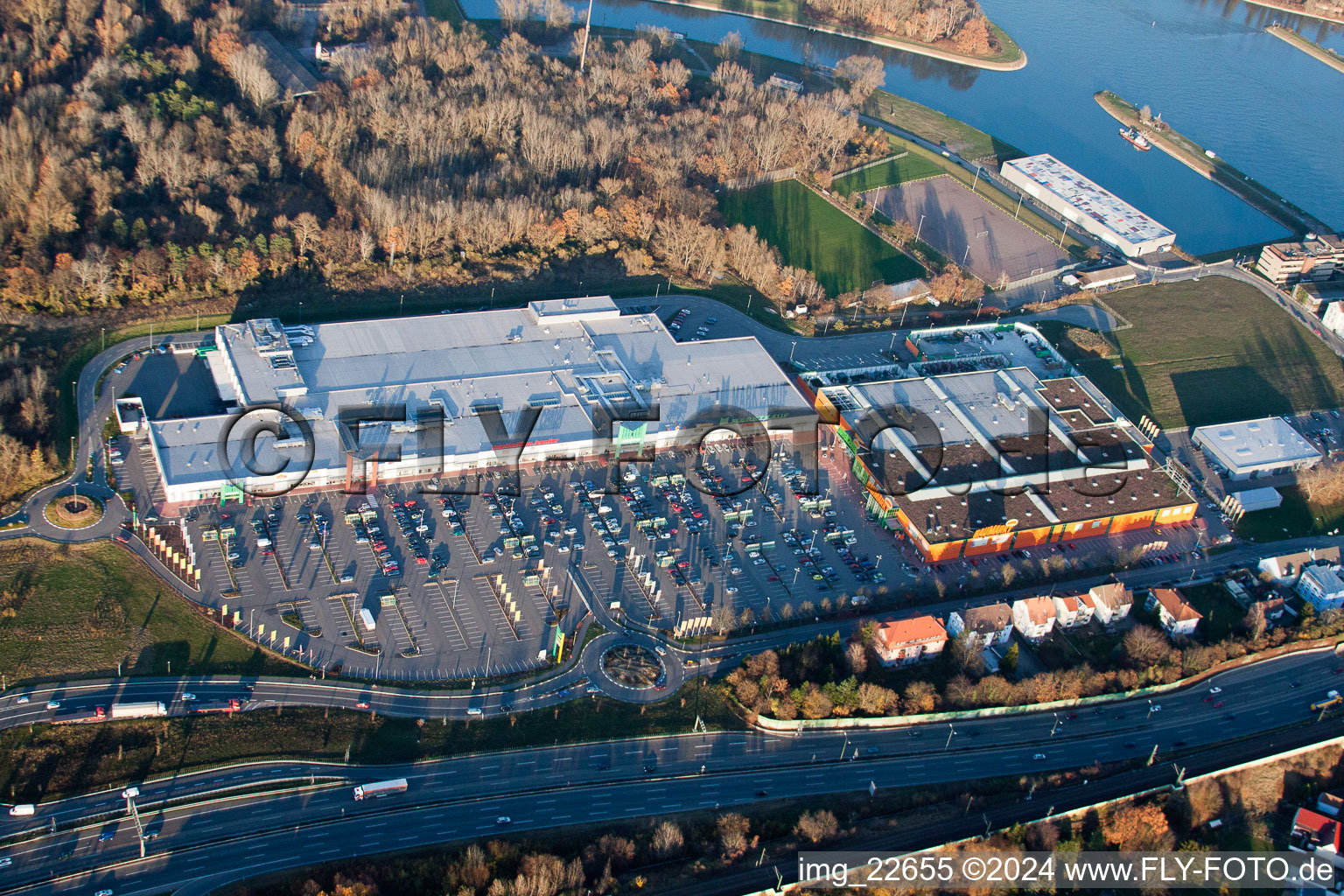 Photographie aérienne de Centre Luitpold à le quartier Maximiliansau in Wörth am Rhein dans le département Rhénanie-Palatinat, Allemagne