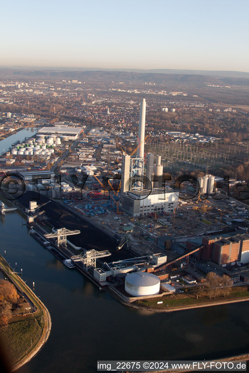 Image drone de Centrale électrique EnBW à le quartier Rheinhafen in Karlsruhe dans le département Bade-Wurtemberg, Allemagne