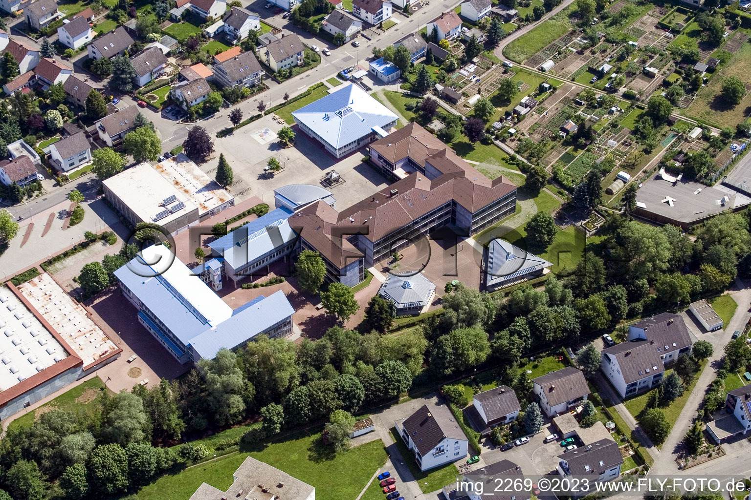 Vue aérienne de Lycée de Pamina à le quartier Herxheim in Herxheim bei Landau/Pfalz dans le département Rhénanie-Palatinat, Allemagne