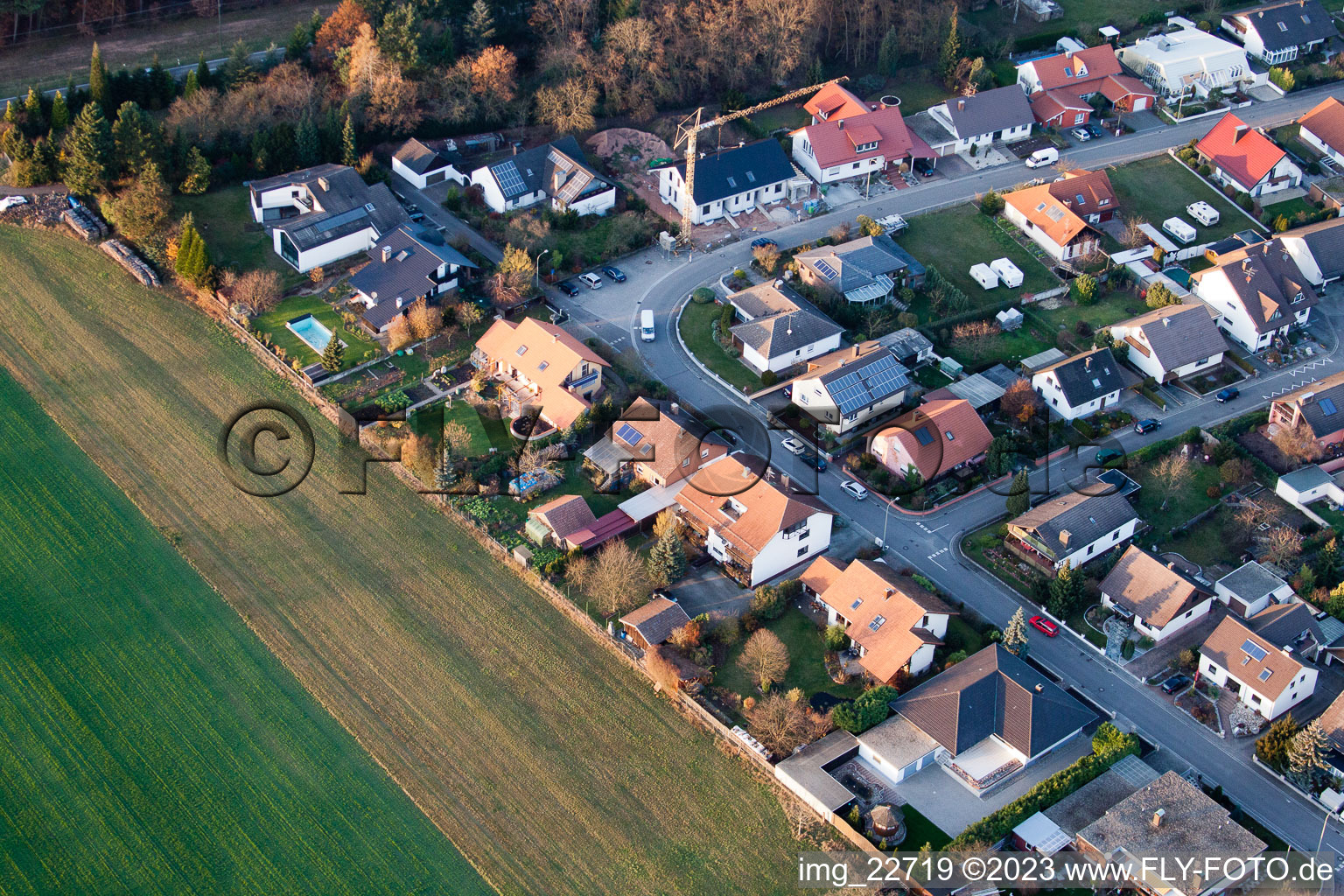 Berg dans le département Rhénanie-Palatinat, Allemagne vu d'un drone