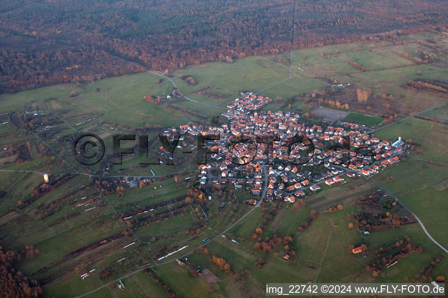 Quartier Büchelberg in Wörth am Rhein dans le département Rhénanie-Palatinat, Allemagne d'un drone