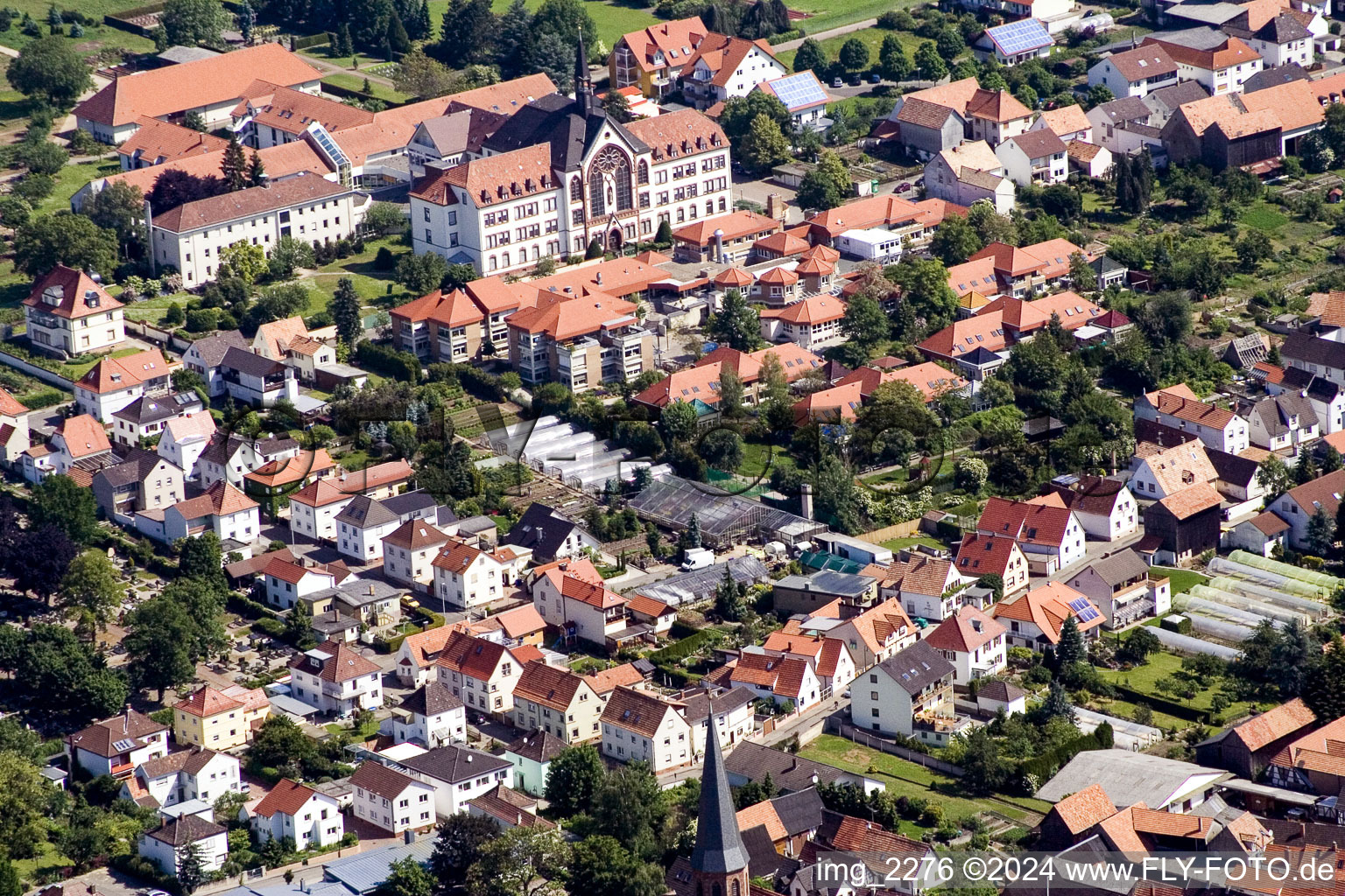 Quartier Herxheim in Herxheim bei Landau dans le département Rhénanie-Palatinat, Allemagne du point de vue du drone