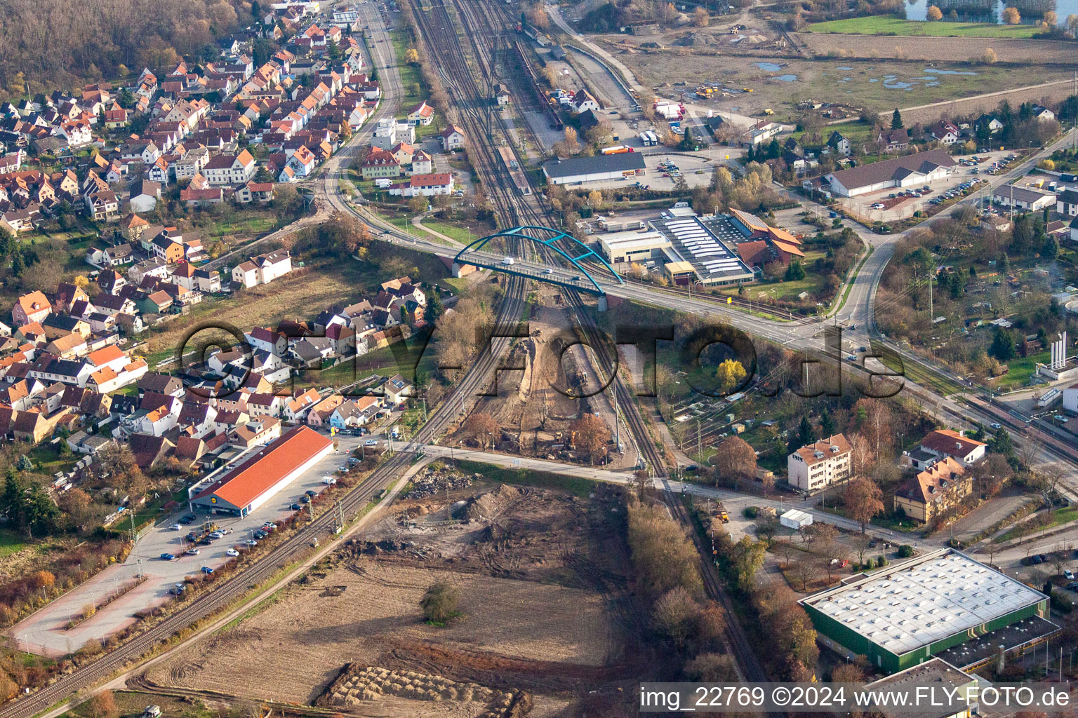 Vue aérienne de Chantier au passage à niveau d'Ottstr à Wörth am Rhein dans le département Rhénanie-Palatinat, Allemagne