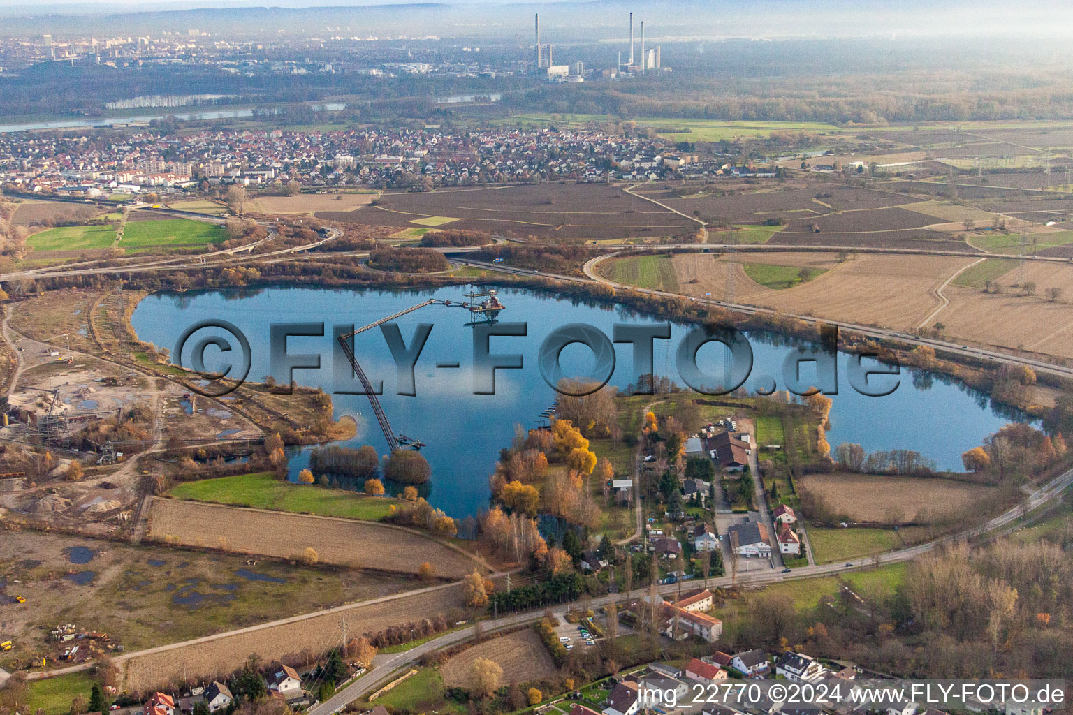 Photographie aérienne de Wörth am Rhein dans le département Rhénanie-Palatinat, Allemagne