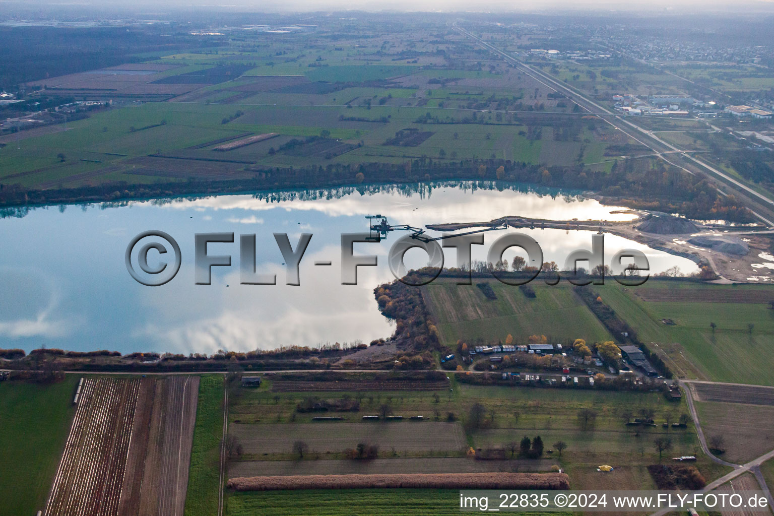 Vue aérienne de Gravière Durmersheim à Durmersheim dans le département Bade-Wurtemberg, Allemagne