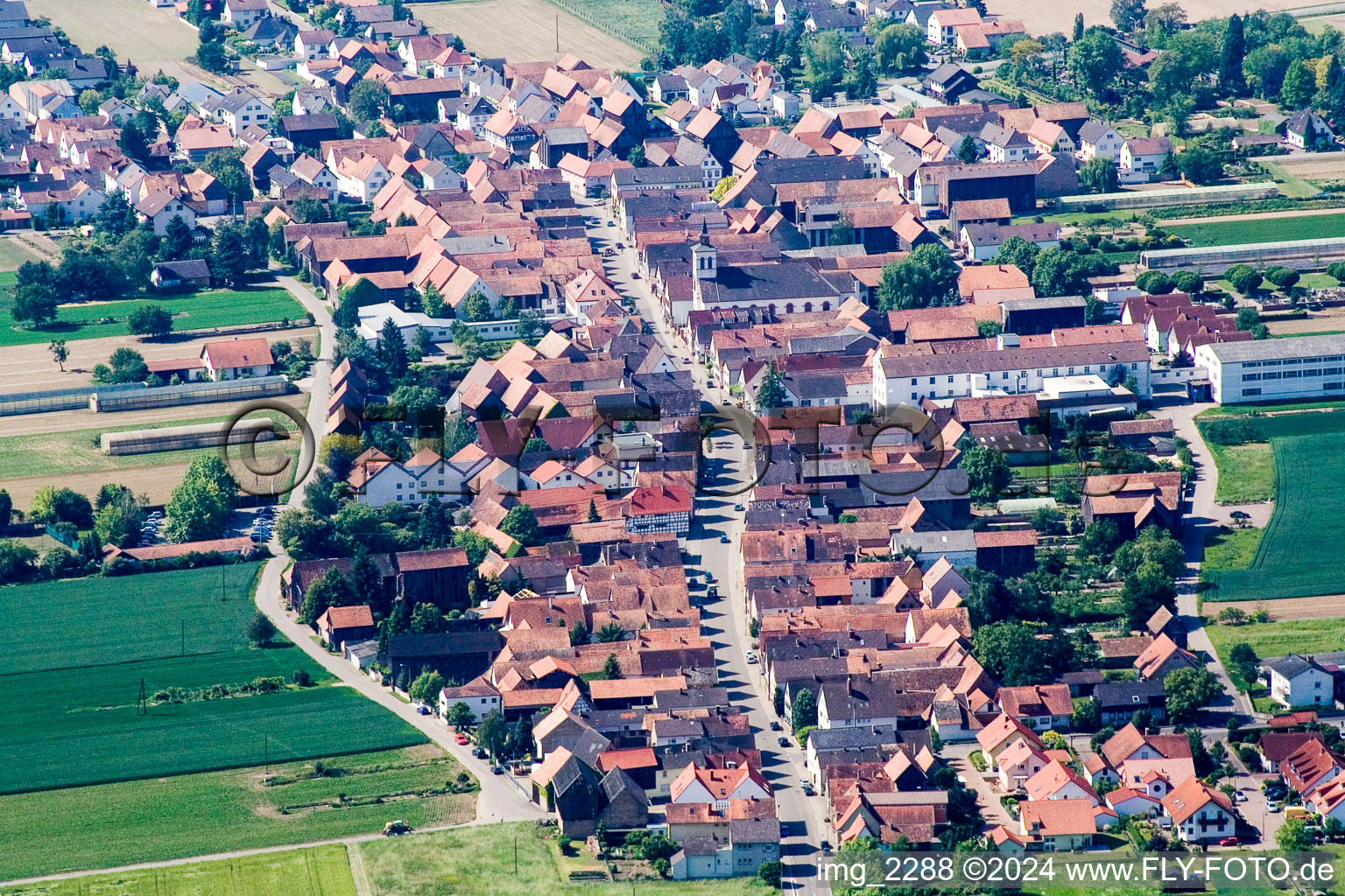 Vue aérienne de Vue du village (Palatinat) à le quartier Hayna in Herxheim bei Landau dans le département Rhénanie-Palatinat, Allemagne