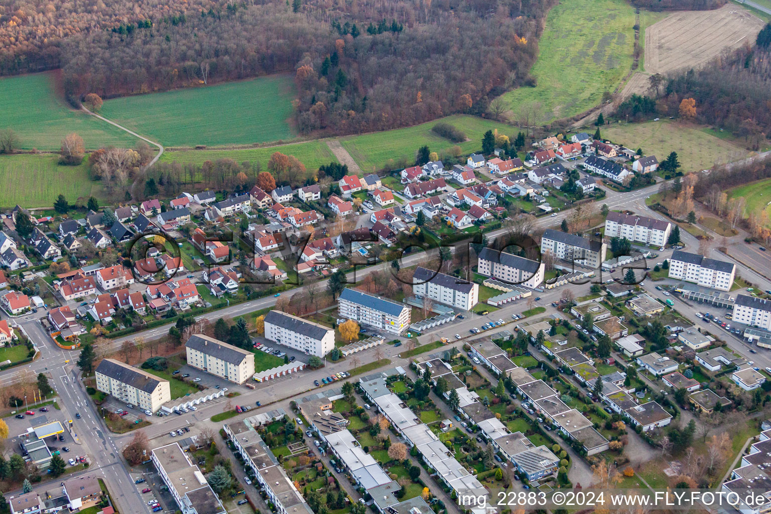 Vue oblique de Neckarstr à Rastatt dans le département Bade-Wurtemberg, Allemagne