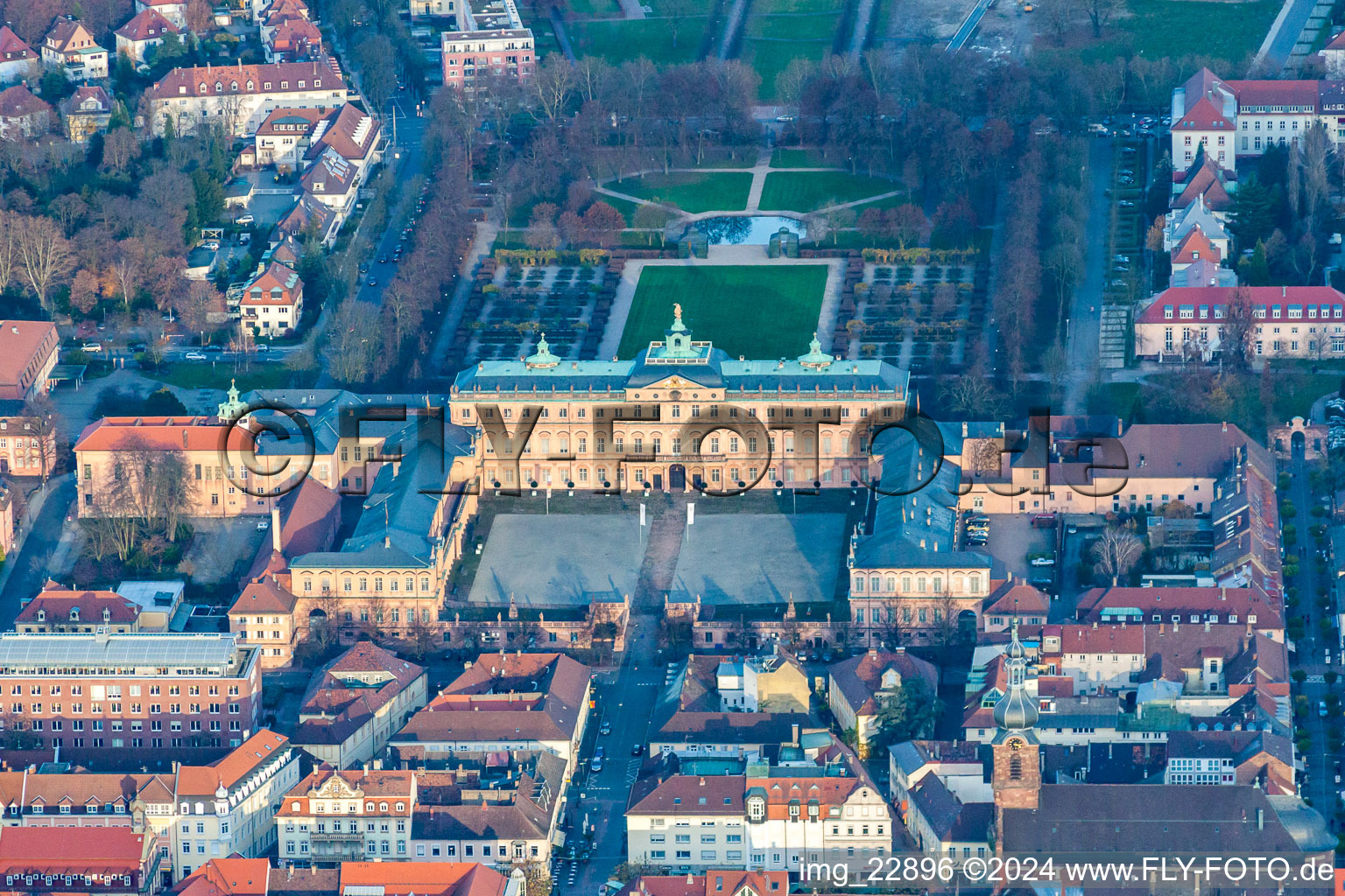 Vue aérienne de Palais résidentiel à Rastatt dans le département Bade-Wurtemberg, Allemagne