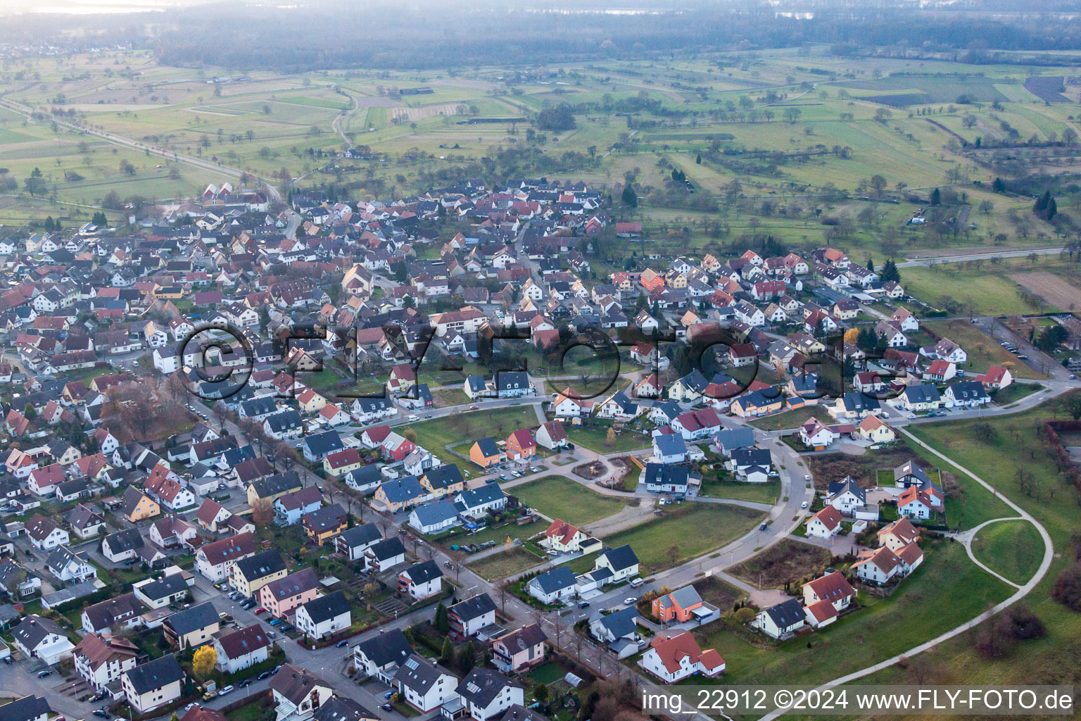 Vue aérienne de Adelheidstr à le quartier Ottersdorf in Rastatt dans le département Bade-Wurtemberg, Allemagne