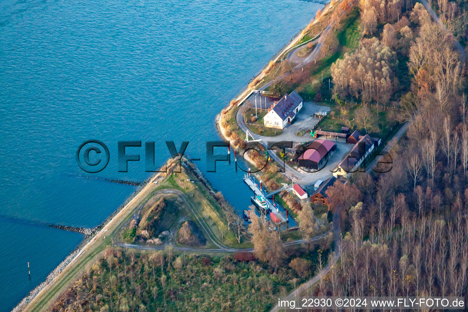 Vue aérienne de Bureau de l'eau et de la navigation à le quartier Plittersdorf in Rastatt dans le département Bade-Wurtemberg, Allemagne