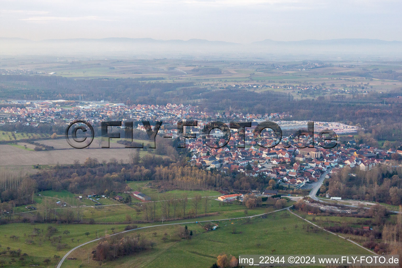 Seltz dans le département Bas Rhin, France d'un drone