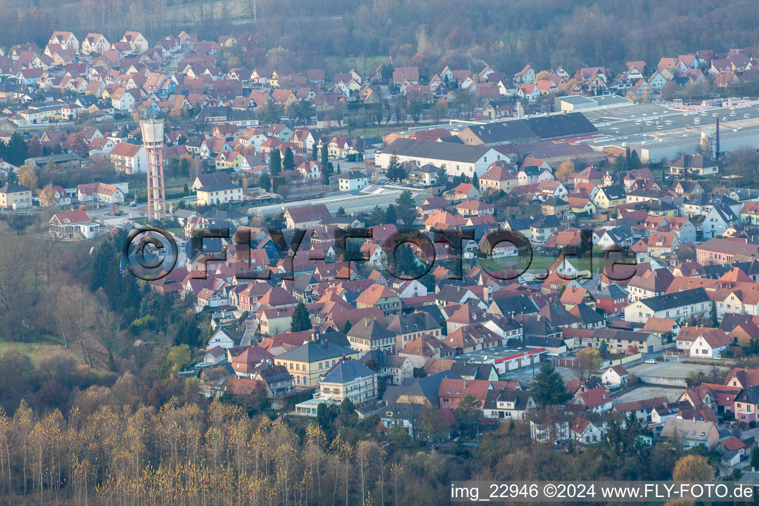 Seltz dans le département Bas Rhin, France vu d'un drone