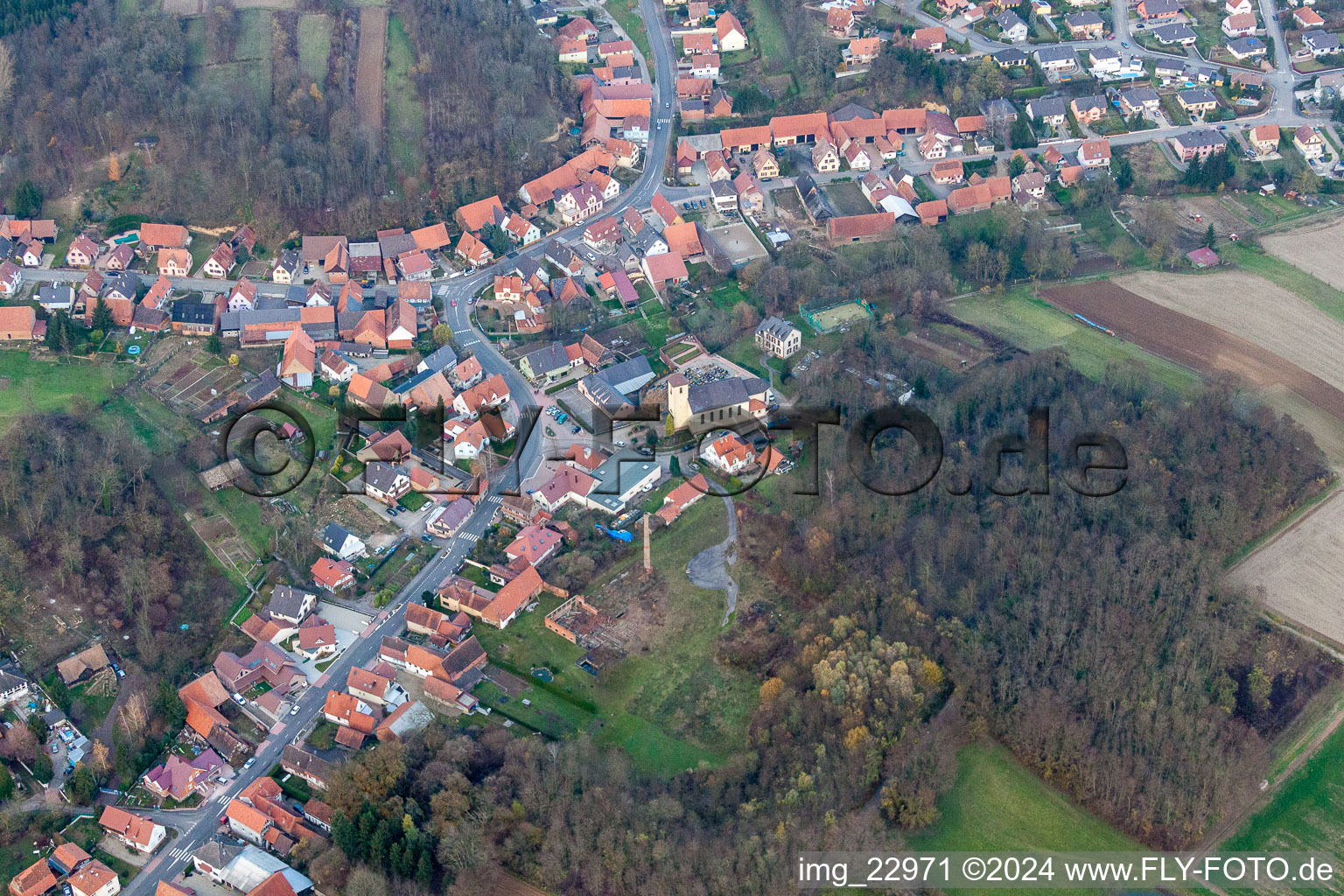 Neewiller-près-Lauterbourg dans le département Bas Rhin, France vue du ciel