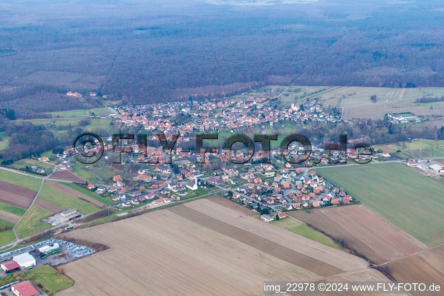 Scheibenhardt, production pétrolière à Scheibenhard dans le département Bas Rhin, France d'en haut